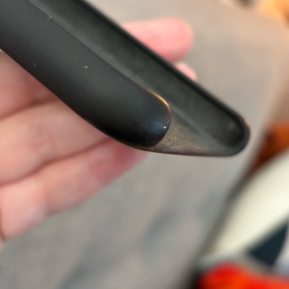 Original Apple iPhone 11 Pro Silicone Skin Case - Picture 3 of 4